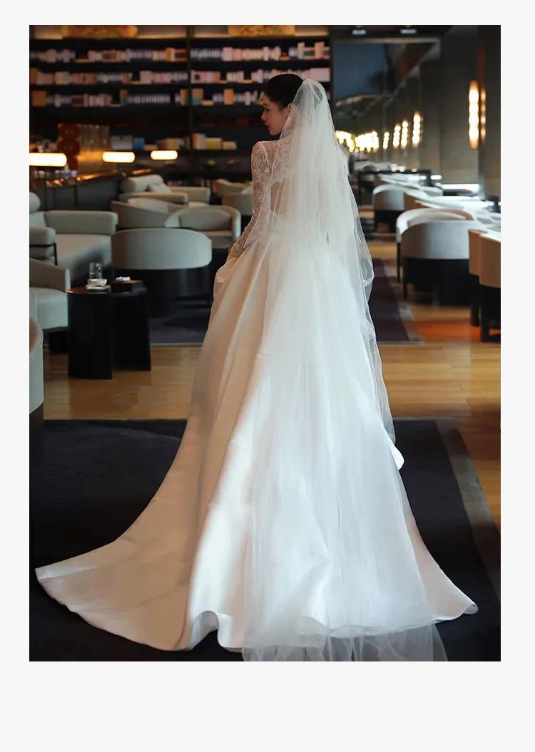 Simple Long Sleeve Wedding Dresses Elegant Lace Appliques Bridal Dress Court Train