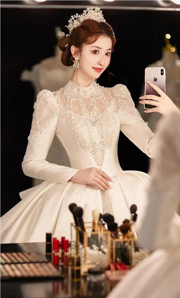 Exquisite Vintage Wedding Dress Long Sleeve Lace Up Floor-length Beading Bridal Gown