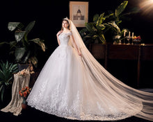 Load image into Gallery viewer, Wedding Dress Applique Plus Size Embroidery 2023 New Long Train Sweetheart Bride Dress

