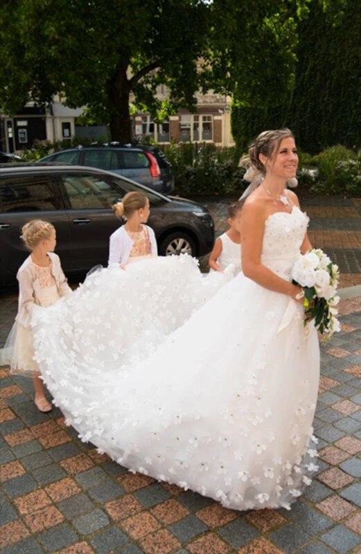 Crystal Pearl Lace 3D Flower White Ivory Red Champagne Train Wedding Dresses