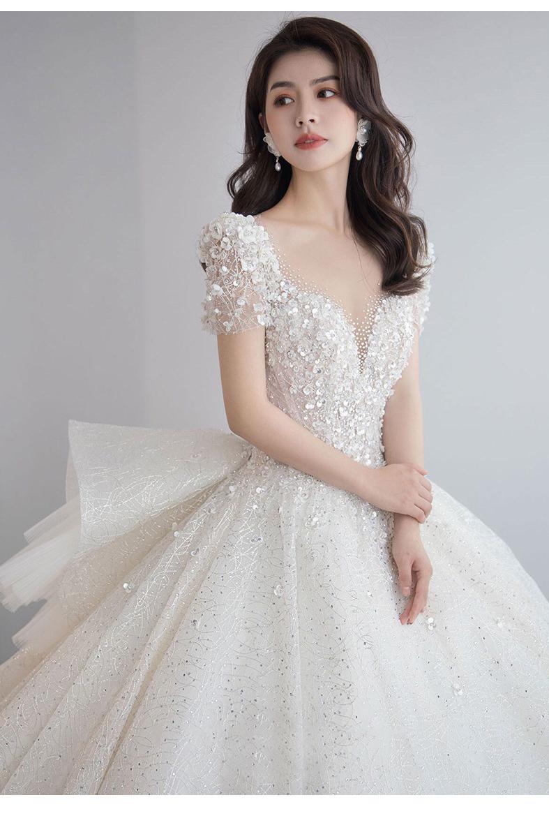 Luxury Short Sleeve Wedding Dress 2023 New Bridal Dress V Neck Beading Shinning Ball Gown Sweep Train