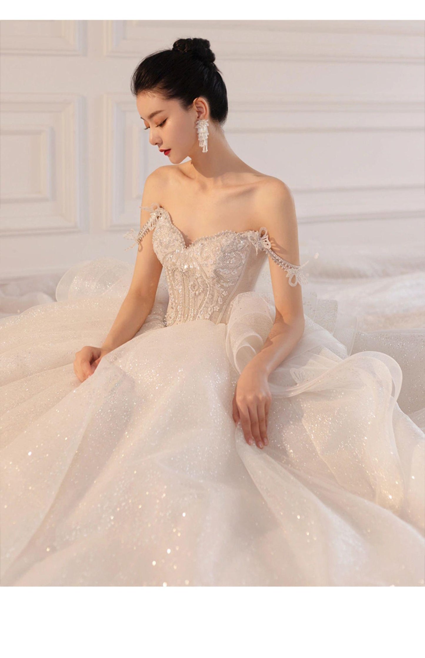 Luxury Sling Wedding Dress Boat Neck Glittery Pearls Lace Dress