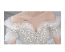 Load image into Gallery viewer, Luxury Wedding Dress Off The Shoulder Bridal Dress Lace Applique Pregnant Women Vestido De Noiva Plus Size Custom Made
