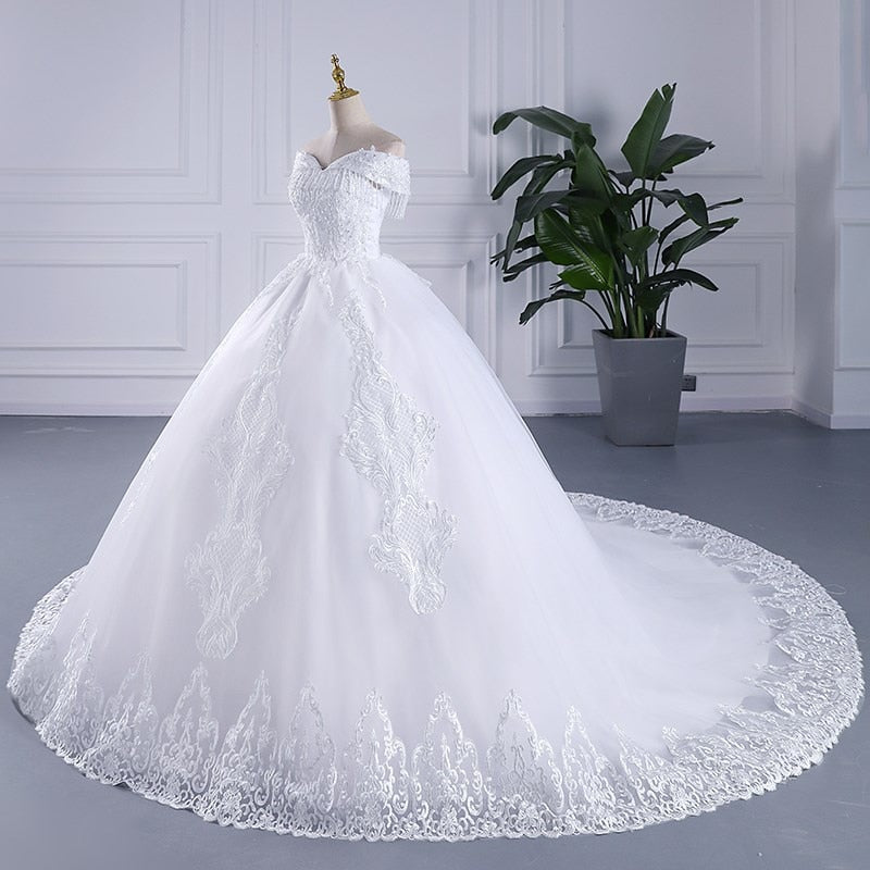 Luxury Crystal Beaded Wedding Dresses New Plus Size White Cap Sleeve Wedding Gown Pretty Lace On Neck Africa Style Wedding Dress