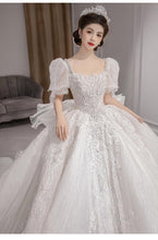 Load image into Gallery viewer, Short Puff Sleeve Bridal Embroidered Organza And Tulle Sweetheart Heart Lace Wedding Gowns
