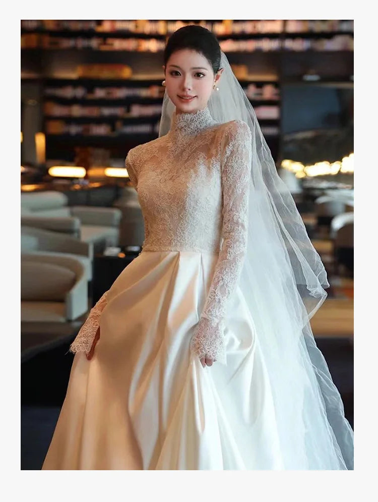 Simple Long Sleeve Wedding Dresses Elegant Lace Appliques Bridal Dress Court Train