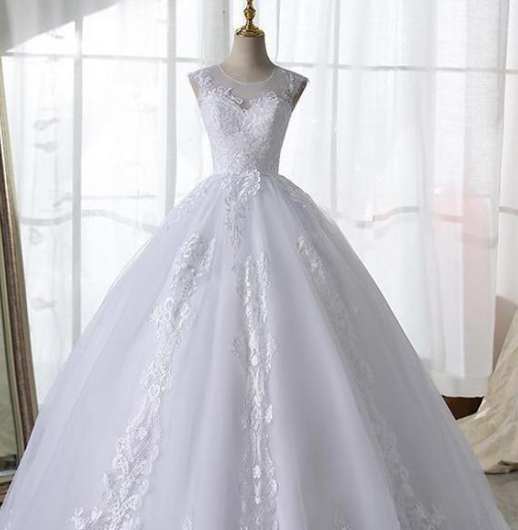 Pure White Lace Wedding Dress With Train Sleeveless Bridal Dress Back Zipper Ball Gown