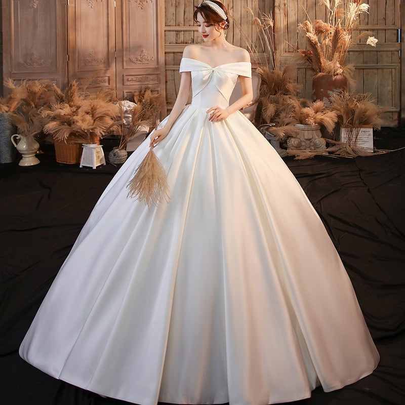 Luxury Satin Wedding Dress With Court Train Elegant Boat Neck Princess Wedding Gown