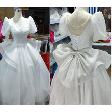 Load image into Gallery viewer, Sweetheart Beading Pearls Puff Sleeve Big Butterfly Back Lace Up Wedding Gowns
