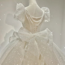 Load image into Gallery viewer, Sweetheart Beading Pearls Puff Sleeve Big Butterfly Back Lace Up Wedding Gowns

