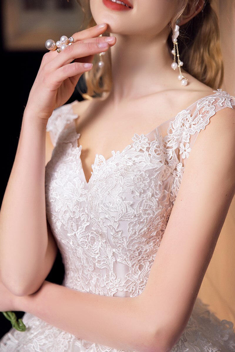 Lace V-neck Sweep Train Wedding Gowns Sleeveless Embroidery Bridal Dress