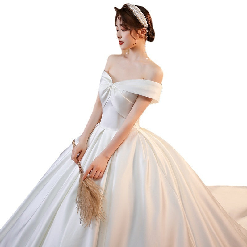 Luxury Satin Wedding Dress With Court Train Elegant Boat Neck Princess Wedding Gown