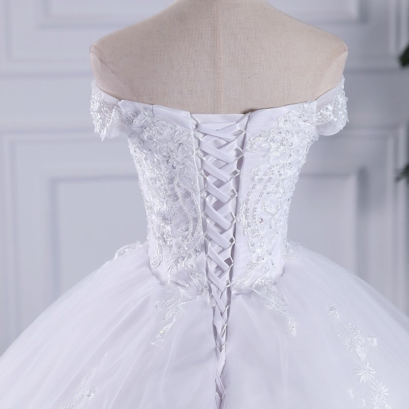 Luxury Embroidery Short Cap Sleeves Sweep Train Lace Wedding Gowns