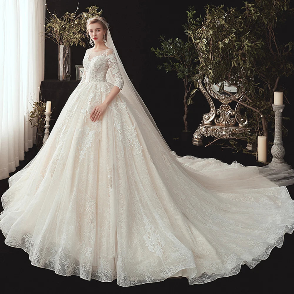New Arrivals O-Neck Half Sleeve Beading Appliques Lace Gorgeous Ball Gown With Chapel Train