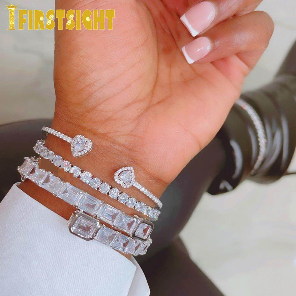 2022 New Iced Out Bling Opened Heart Charm Bracelet Gold Silver Golod Color AAA CZ Hearts Bangle For Women Luxury Jewelry