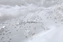 Load image into Gallery viewer, Free shipping 2015 new design high quality wedding dress white princess wedding gown fashion sexy Vestidos De Novia HS595
