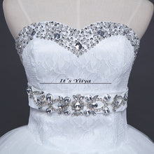Load image into Gallery viewer, HOT Free shipping new 2015 white princess fashionable lace wedding dress romantic tulle wedding dresses Vestidos De Novia HS107
