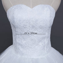 Load image into Gallery viewer, Free shipping 2015 new cheap wedding gown white lace romantic wedding dress price under 50 Vestidos De Novia Bridal dress HS121
