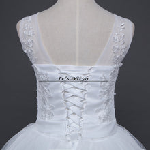Load image into Gallery viewer, Free shipping 2016 V-neck White Bride Princess Fashion Vestidos De Novia Bride Wedding Ball Gowns Cheap Wedding Frocks HS227
