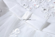 Load image into Gallery viewer, Free shipping 2016 V-neck White Bride Princess Fashion Vestidos De Novia Bride Wedding Ball Gowns Cheap Wedding Frocks HS227
