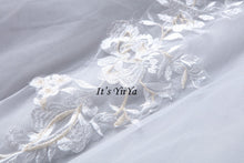 Load image into Gallery viewer, 2017 New Free shipping Strapless Sleeveless Wedding Dresses Plus size Ball Gowns Appliques Frocks dress Vestidos De Novia IY009
