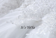 Load image into Gallery viewer, 2017 New Arrival Free Shipping Off white Wedding dresses Strapless Bridal Ball gowns Sleeveless Frocks Vestidos De Novia IY021
