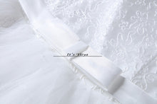 Load image into Gallery viewer, Free shipping New 2017 Summer O-neck Lace Simple Wedding Dress Plus size Princess Bride Frocks Vestidos De Novia HS249
