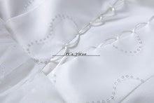 Load image into Gallery viewer, Free shipping 2015 cheap wedding dresses design white wedding gowns fashionable wedding dresses Vestidos De Novia Bridal  HS133
