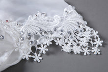 Load image into Gallery viewer, Free shipping 2016 new design White Vestidos De Novia Bride Princess Wedding Dress Wedding Ball Gowns Cheap Wedding Frocks HS228
