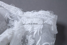 Load image into Gallery viewer, Free shipping New 2017 Summer Boat Neck Lace Sleeves Wedding Dresses Plus size Princess Bride Frocks Vestidos De Novia HS248
