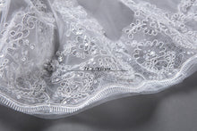 Load image into Gallery viewer, Free Shipping 2017 Short Sleeves Red White Lace Bling Wedding Dresses Plus size Sequins Princess Bride Frocks Gowns XXN175

