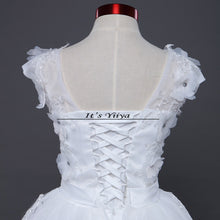 Load image into Gallery viewer, Free shipping 2017 new Bridal White wedding dress V-neck Flowers Lace up Princess Gowns Bride Frocks Vestidos De Novia HS221
