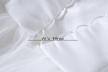 Load image into Gallery viewer, HOT Free shipping sexy wedding dress 2014 plus size princess wedding dresses pearl wedding gowns cheap Vestidos De Novia HS062
