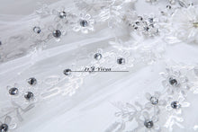 Load image into Gallery viewer, HOT Free shipping new 2015 white princess fashionable lace wedding dress romantic tulle wedding dresses Vestidos De Novia HS111
