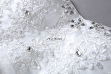 Load image into Gallery viewer, Free shipping 2016 High Quality White or Red Wedding Dress Sexy Princess Sequins Vestidos De Novia Frocks Ball gowns HS592
