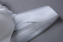 Load image into Gallery viewer, Free shipping New 2017 Summer Strapless Tulle Simple Wedding Dresses Plus size Princess Bride Frocks Vestidos De Novia HS250
