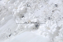 Load image into Gallery viewer, Free shipping New 2016 Wedding Dresses Sexy Lace White Wedding Ball Gowns Wedding Frocks Wedding Dress Vestidos De Novia H82
