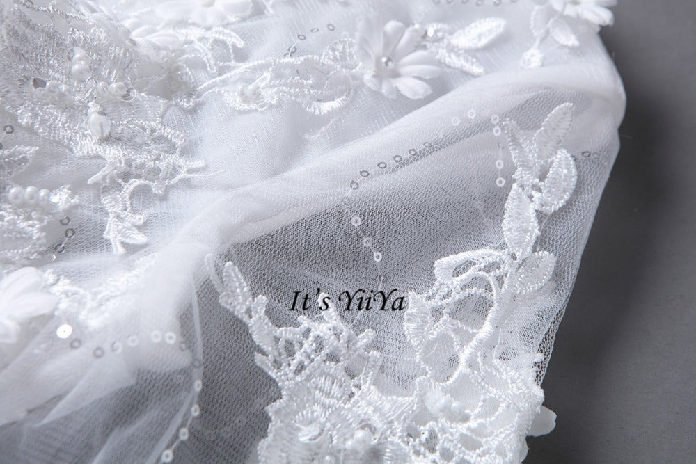 Free Shipping Long train Wedding dresses O-neck Vestidos De Novia Off white dress Bridal Ball gowns Long sleeve Frocks IY033