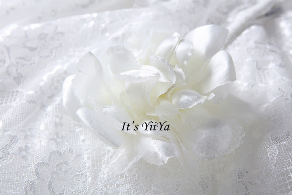Free Shipping Long train Wedding dresses Boat Neck Vestidos De Novia Off white dress Bridal Ball gowns Sleeveless Frocks IY034