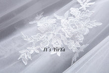 Load image into Gallery viewer, Free shipping Korean Style Train dresses off White Wedding dress Full sleeve high-neck Vestidos De Novia Classic Frock IY003
