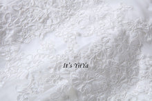 Load image into Gallery viewer, Vestidos De Novia  Free Shipping Strapless Appliques Wedding dresses Bridal Ball gowns Sexy Sleeveless Train Frocks IY025
