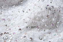Load image into Gallery viewer, Free Shipping Half sleeve Wedding dresses O-neck Vestidos De Novia Off white dress Bridal Ball gowns Long train Frocks HS620
